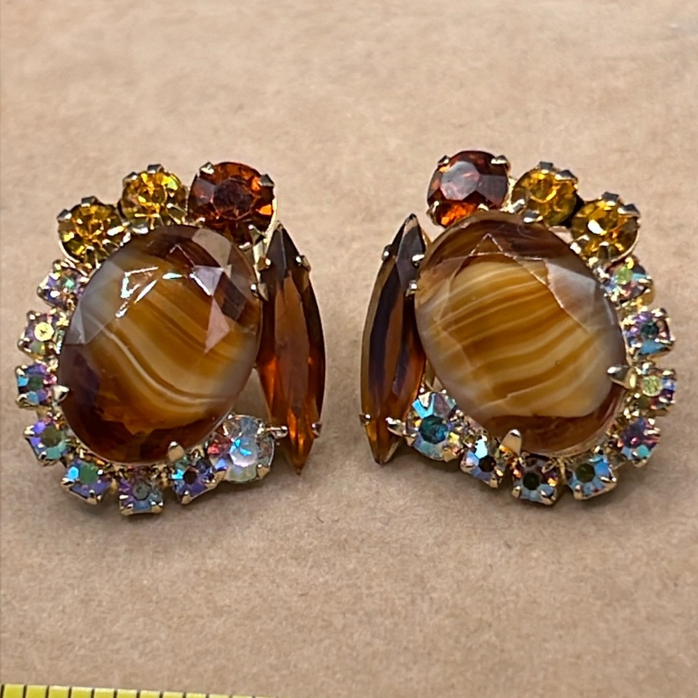 Vintage D&E Juliana rhinestone earrings
